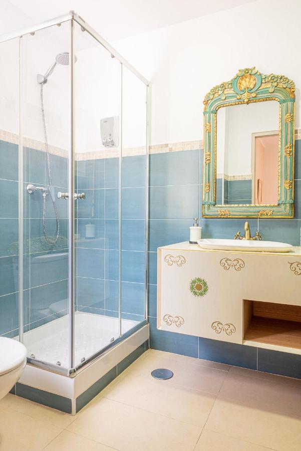 Blue Castle Guesthouse Málaga Buitenkant foto